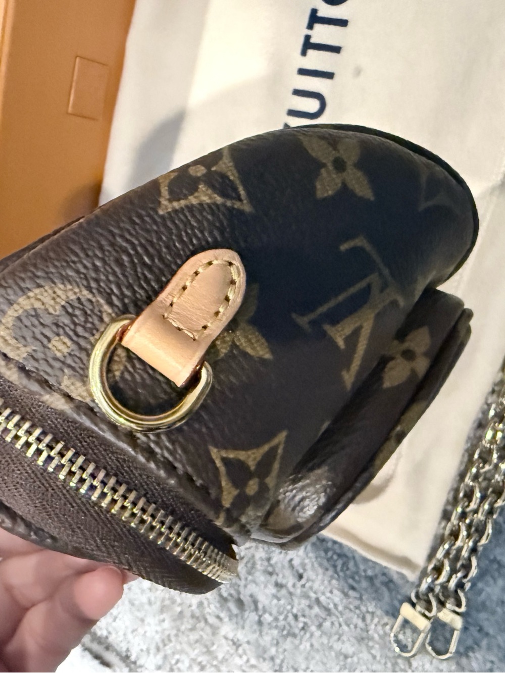 Louis Vuitton Mini Bumbag - Picture 7 of 11